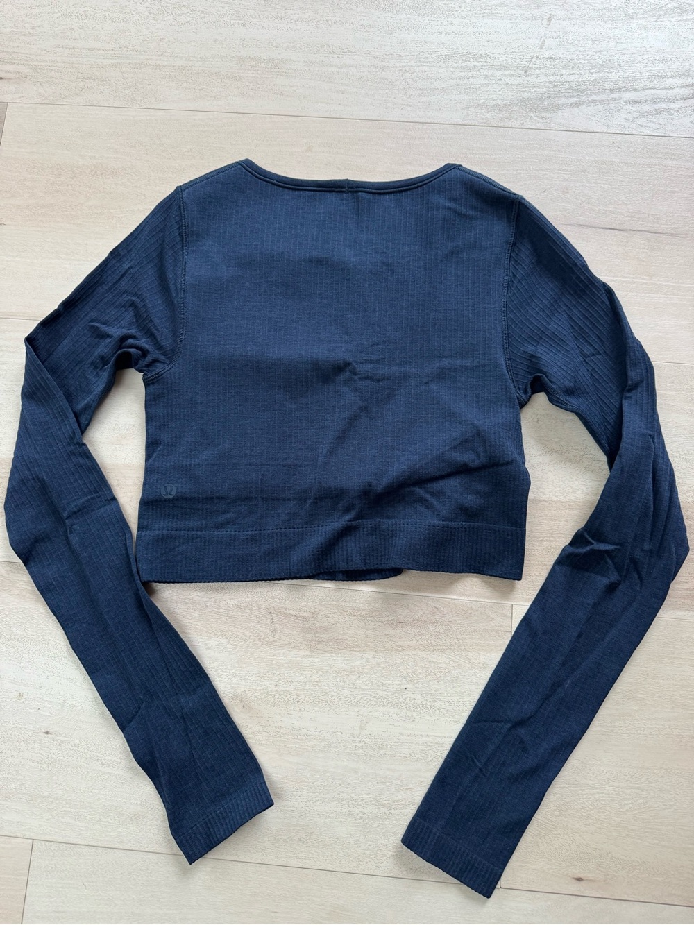 Lululemon ebb to street long sleeve Crop Top - navy - Picture 3 of 4